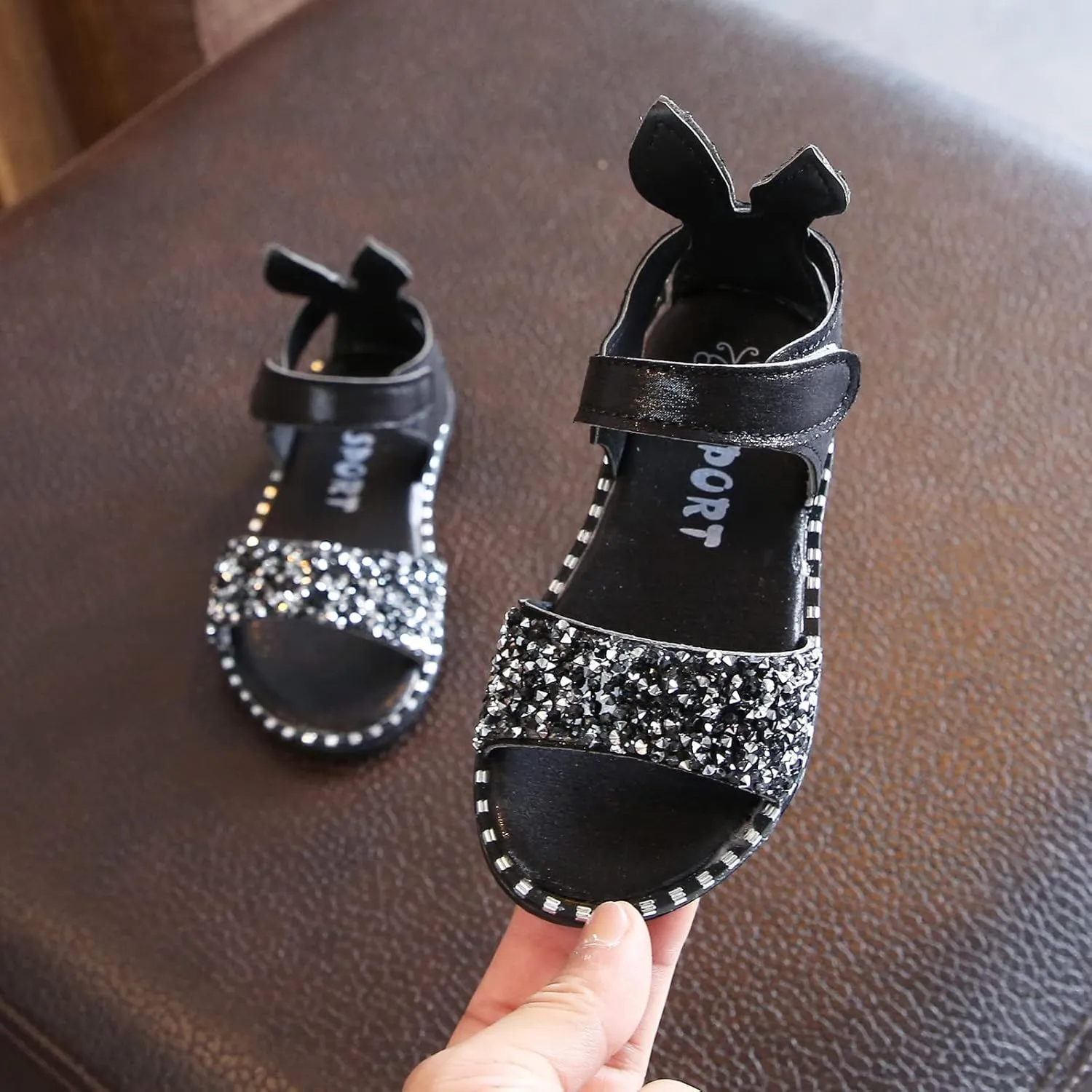 Chips Rhinestones Sequins Flat Sandals for Girls Soft Sole Non-Slip Open Toe Flower Sandals Kids Girls Sweet Shoes