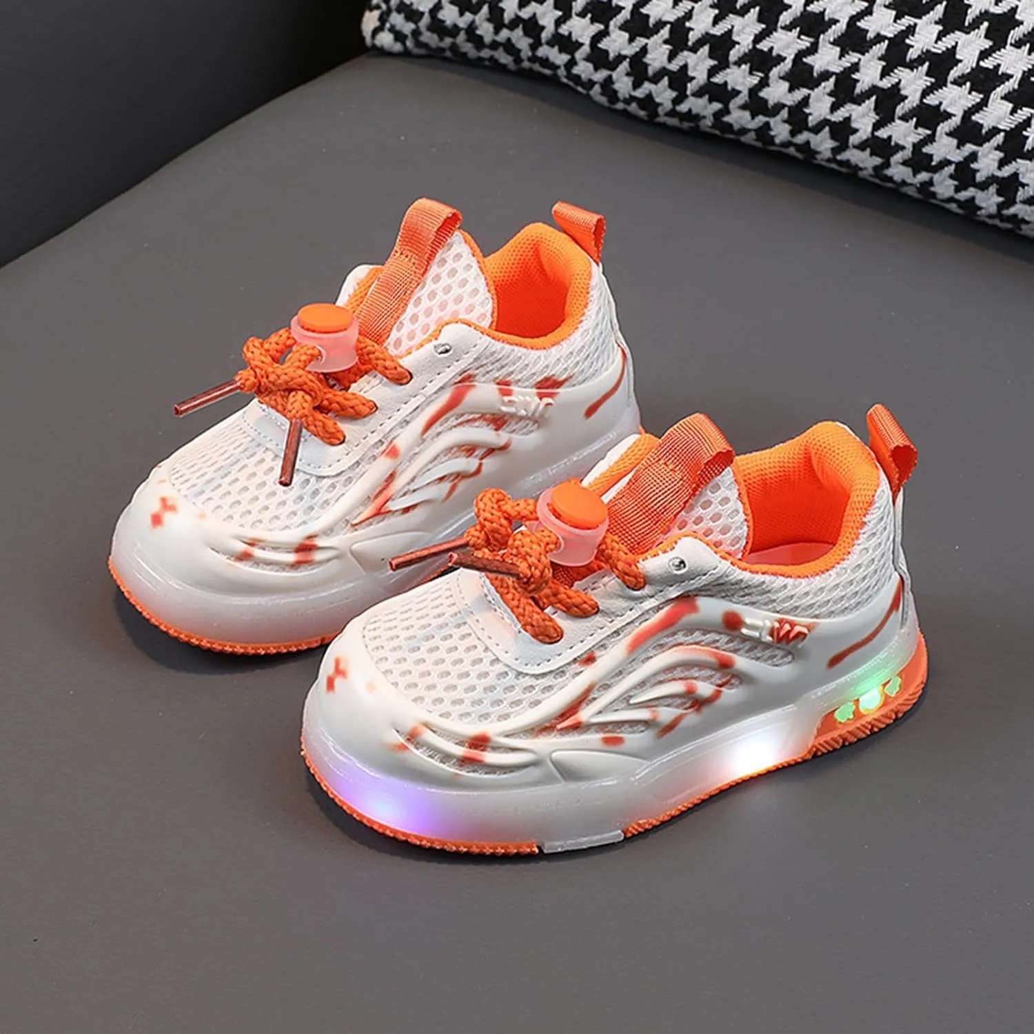 Kids Toddler Light Up Flashing Shoes Girls Boys Lightweight Mesh Breathable Flat Glowing First Walking Sneaker